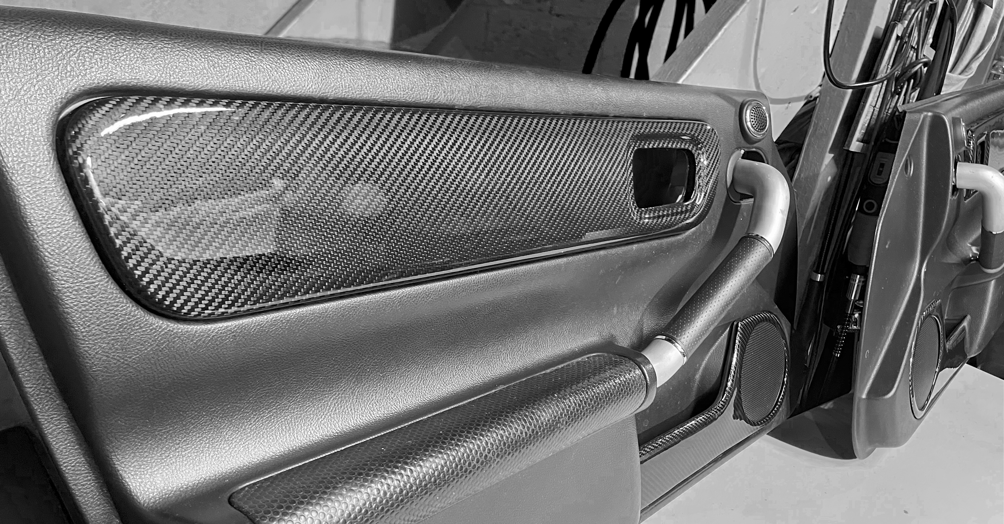 アトムカード　チタン APX 100% Carbon Fiber Door Cards for 2000-2005 Mr2 Spyder - APX SHIFT